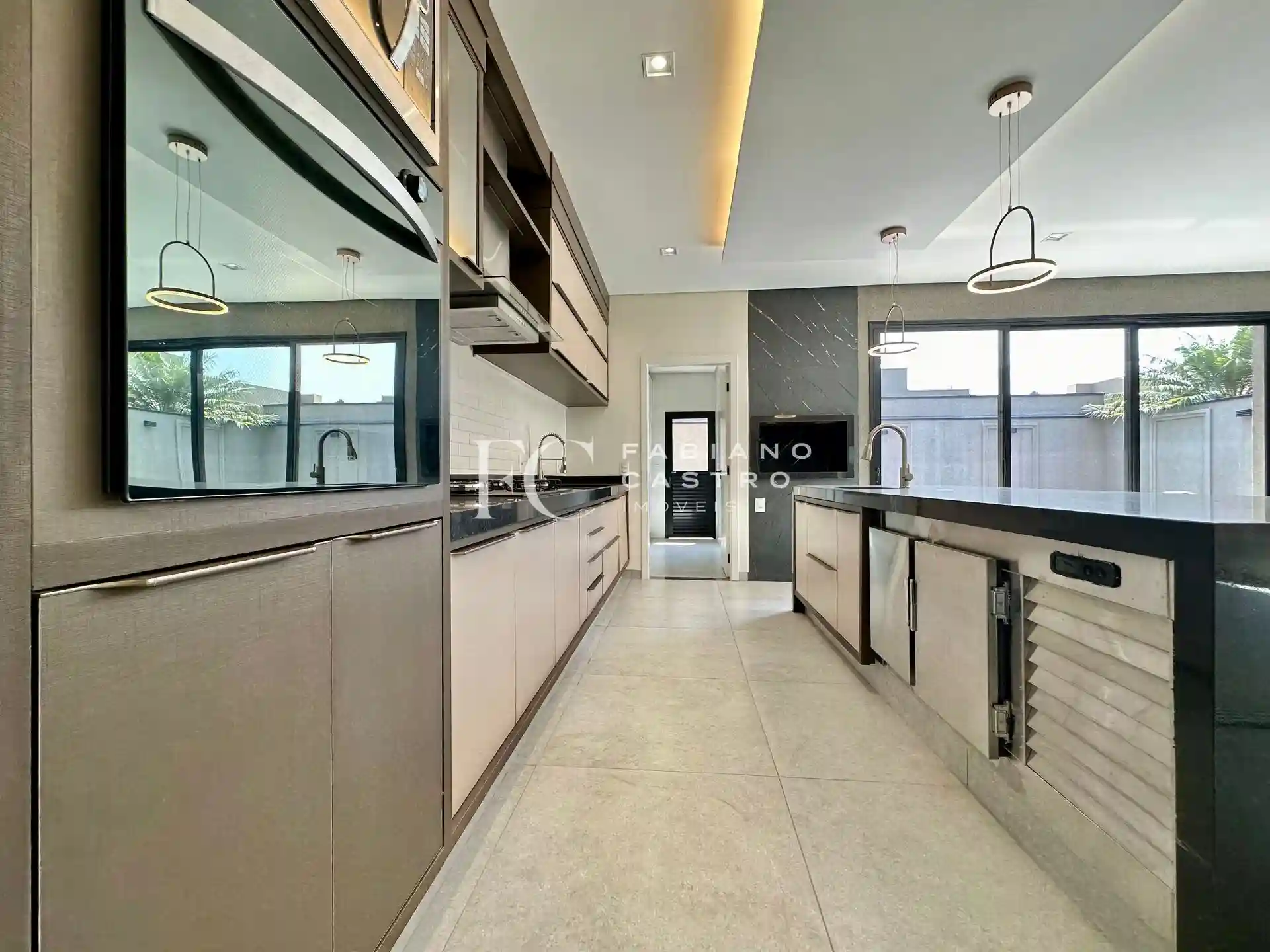 Casa de Condomínio com 3 quartos à venda, 245m² — foto 13 de 32