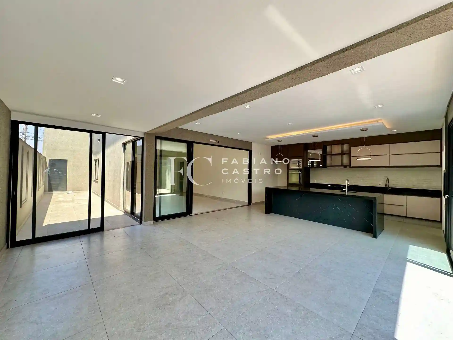 Casa de Condomínio com 3 quartos à venda, 245m² — foto 21 de 32
