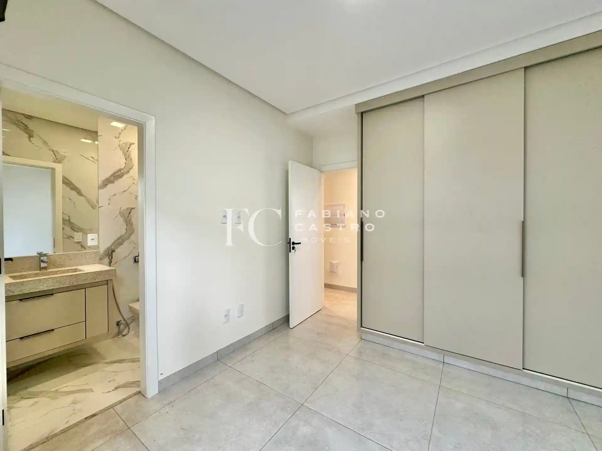 Casa de Condomínio com 3 quartos à venda, 245m² — foto 27 de 32