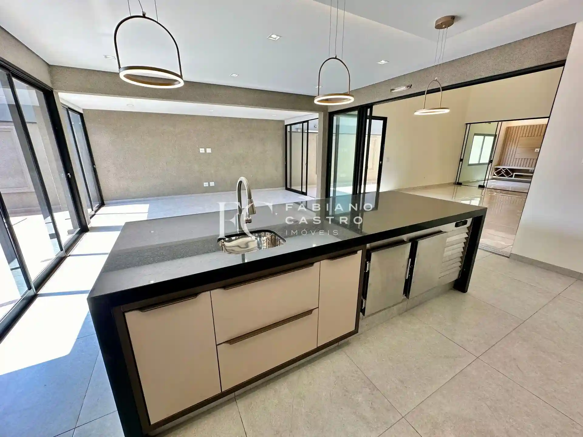 Casa de Condomínio com 3 quartos à venda, 245m² — foto 15 de 32
