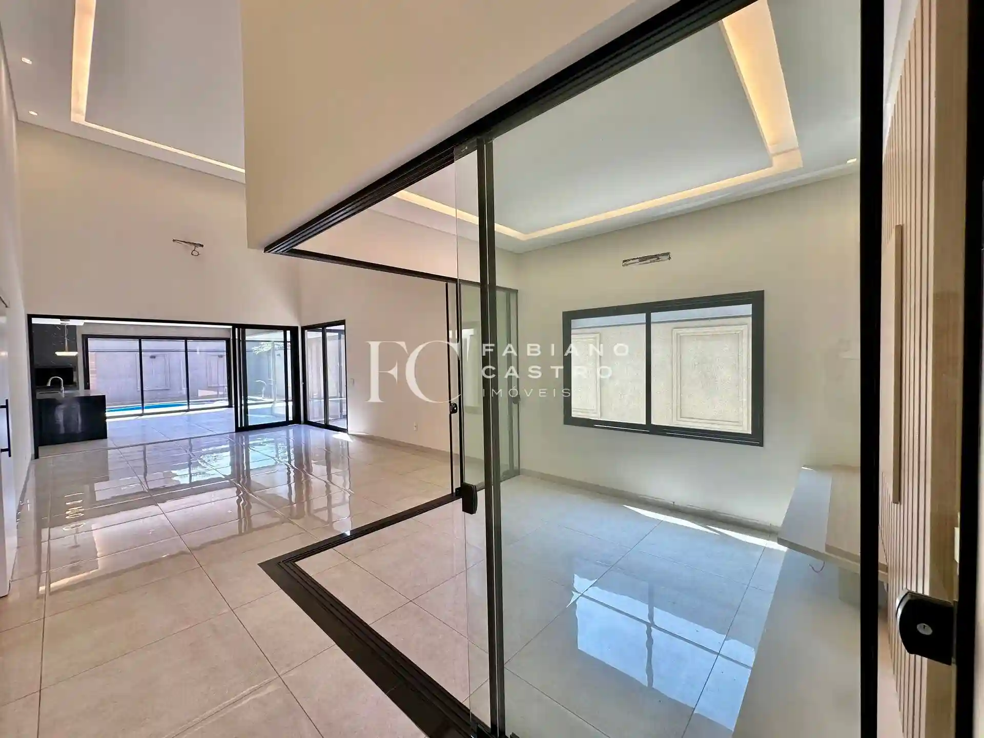Casa de Condomínio com 3 quartos à venda, 245m² — foto 6 de 32