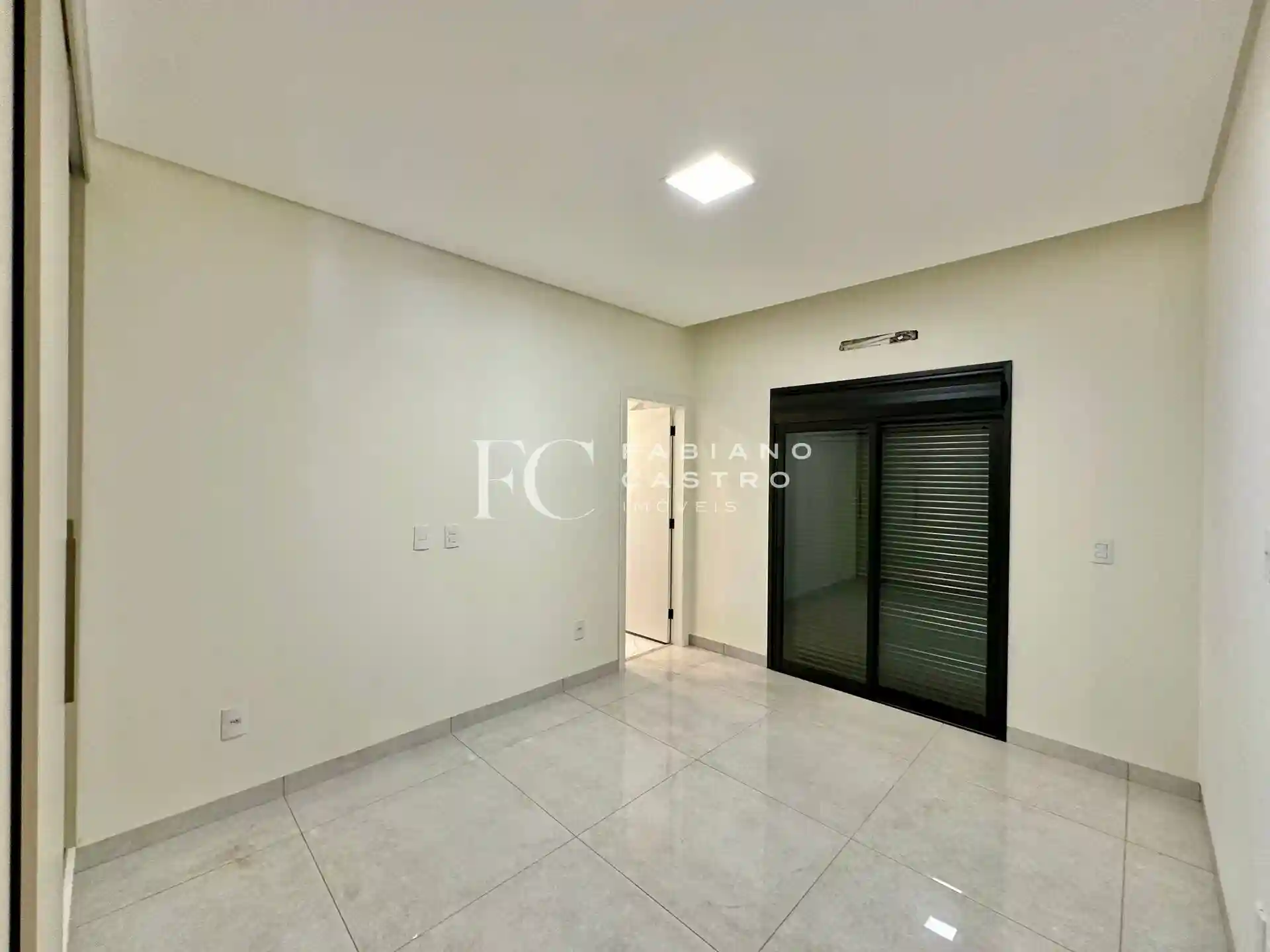 Casa de Condomínio com 3 quartos à venda, 245m² — foto 24 de 32
