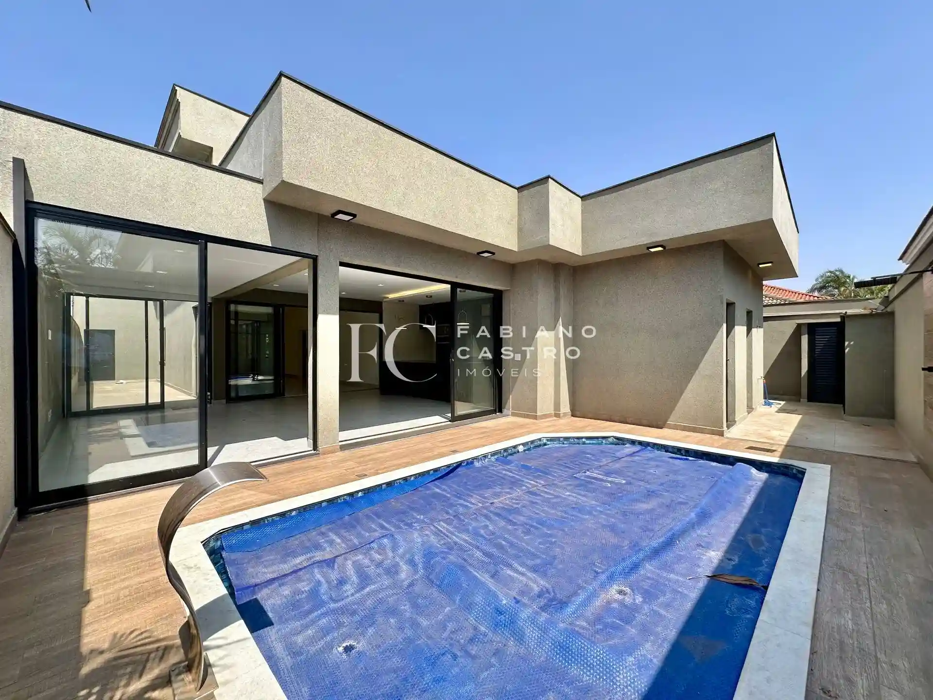 Casa de Condomínio com 3 quartos à venda, 245m² — foto 17 de 32