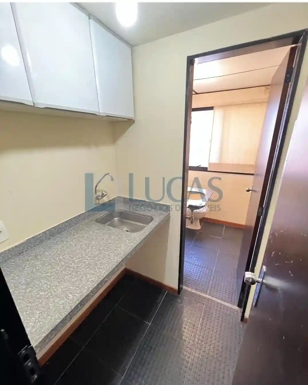 Conjunto Comercial / Sala  à venda, 60m² — foto 2 de 8