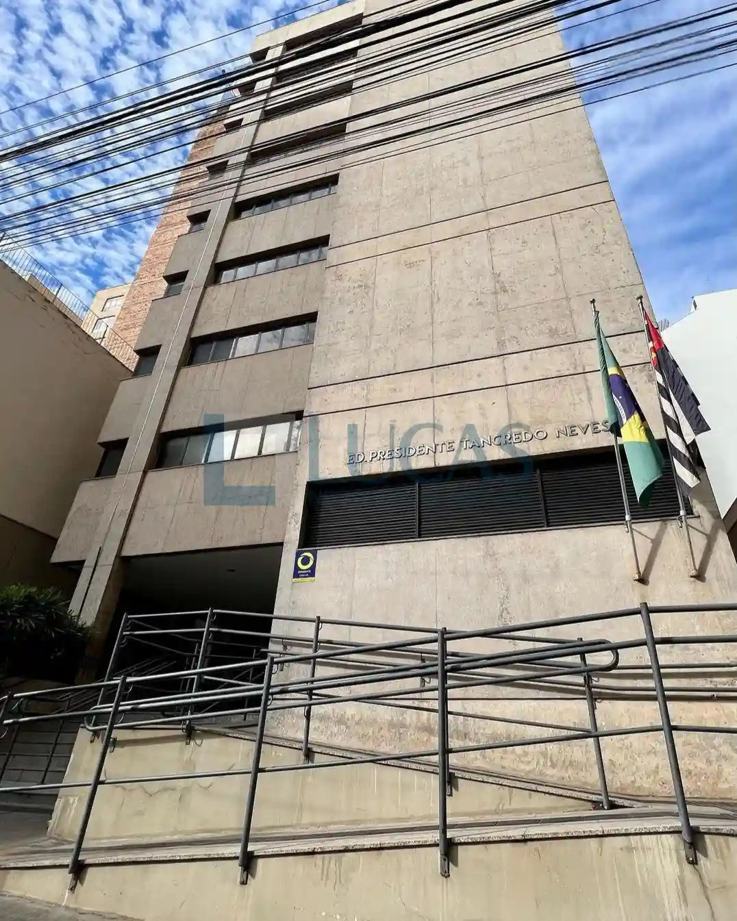 Conjunto Comercial / Sala  à venda, 60m² — foto 1 de 8
