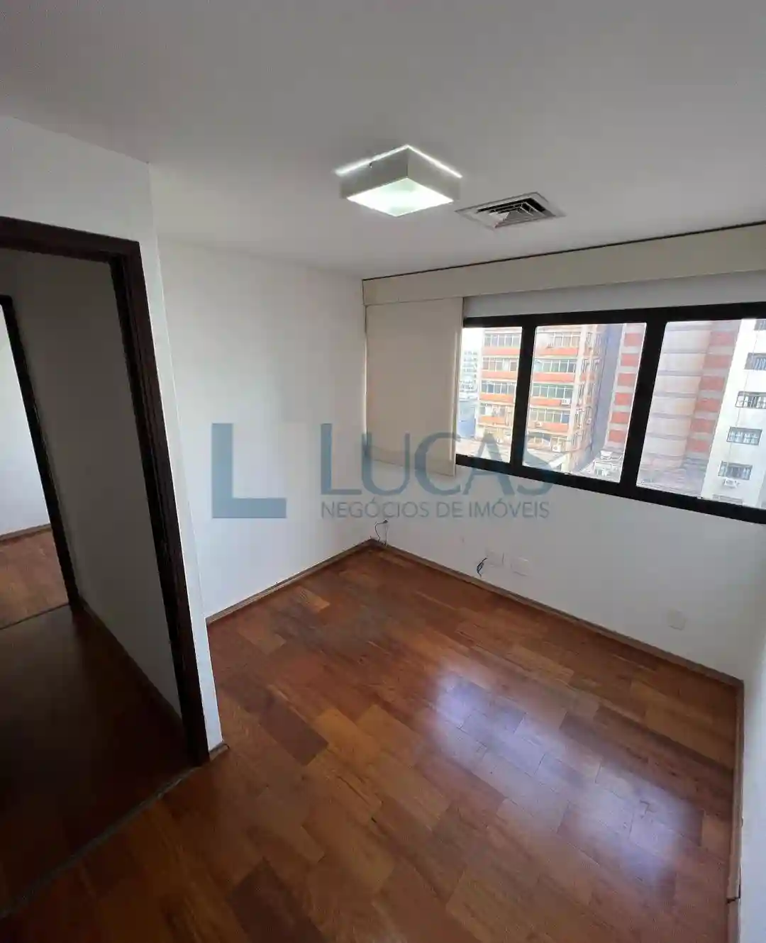 Conjunto Comercial / Sala  à venda, 60m² — foto 7 de 8