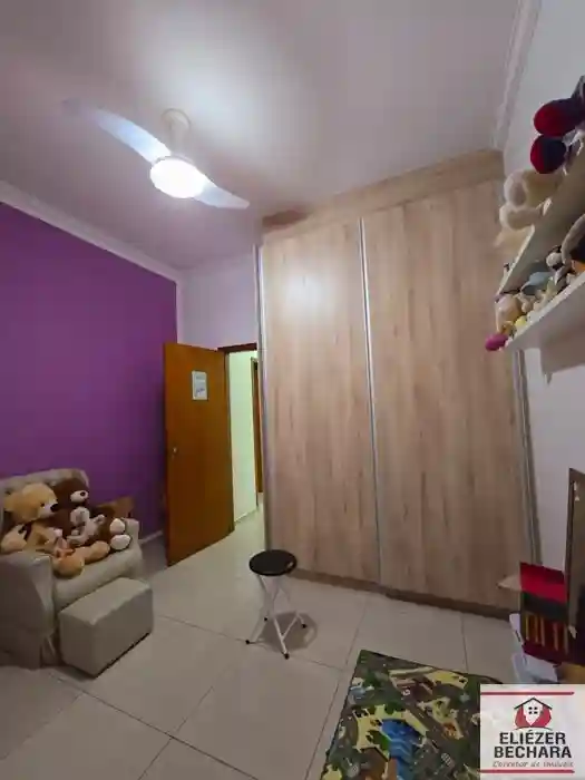 Casa com 3 quartos à venda, 240m² — foto 13 de 28