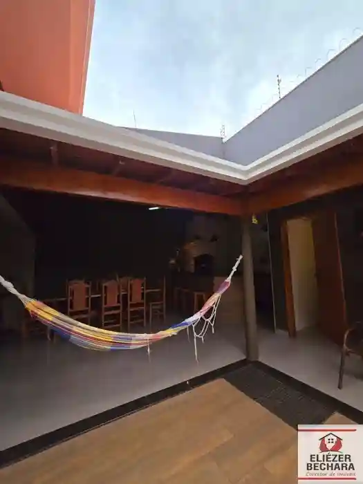 Casa com 3 quartos à venda, 240m² — foto 22 de 28