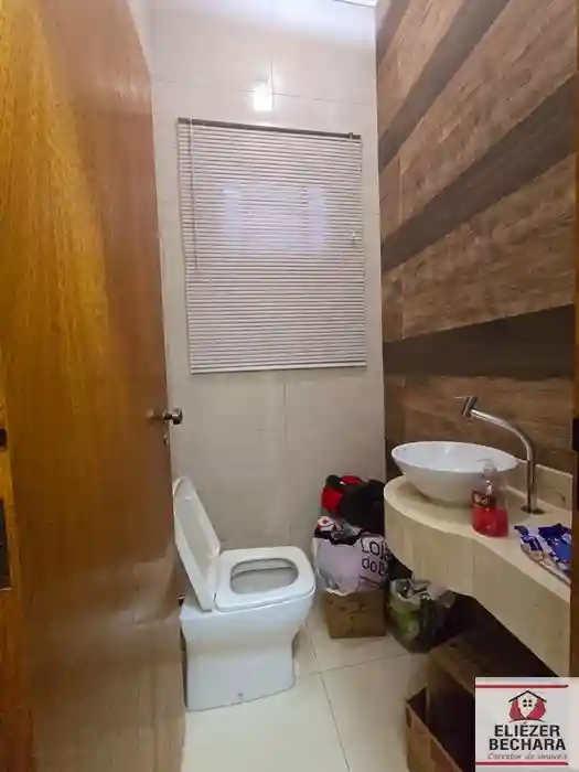 Casa com 3 quartos à venda, 240m² — foto 3 de 28
