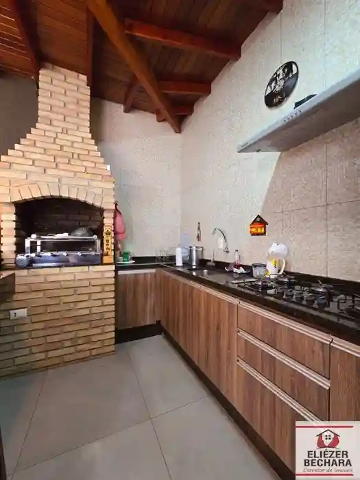 Casa com 3 quartos à venda, 240m² — foto 17 de 28