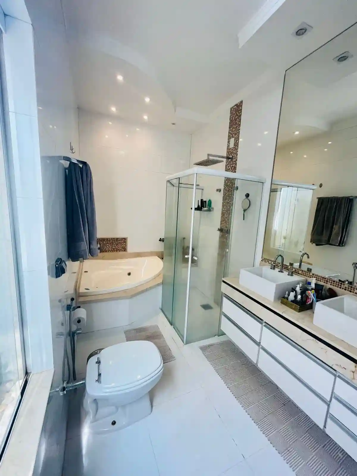 Casa de Condomínio com 3 quartos à venda, 420m² — foto 3 de 13