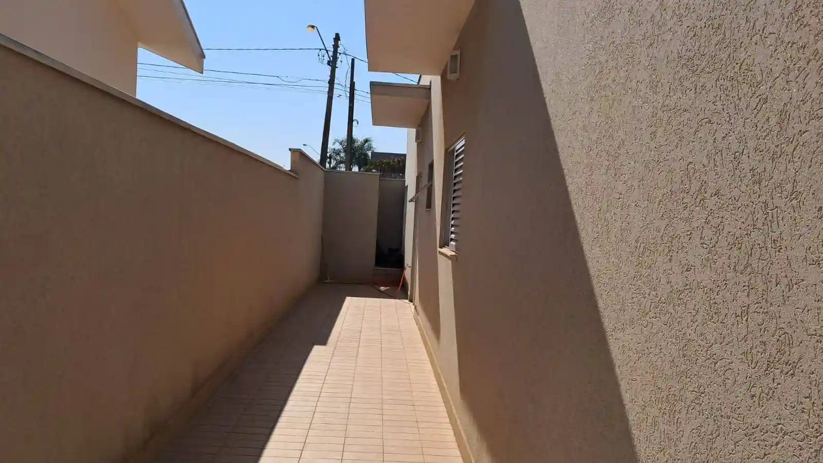 Casa de Condomínio com 4 quartos à venda, 408m² — foto 2 de 22