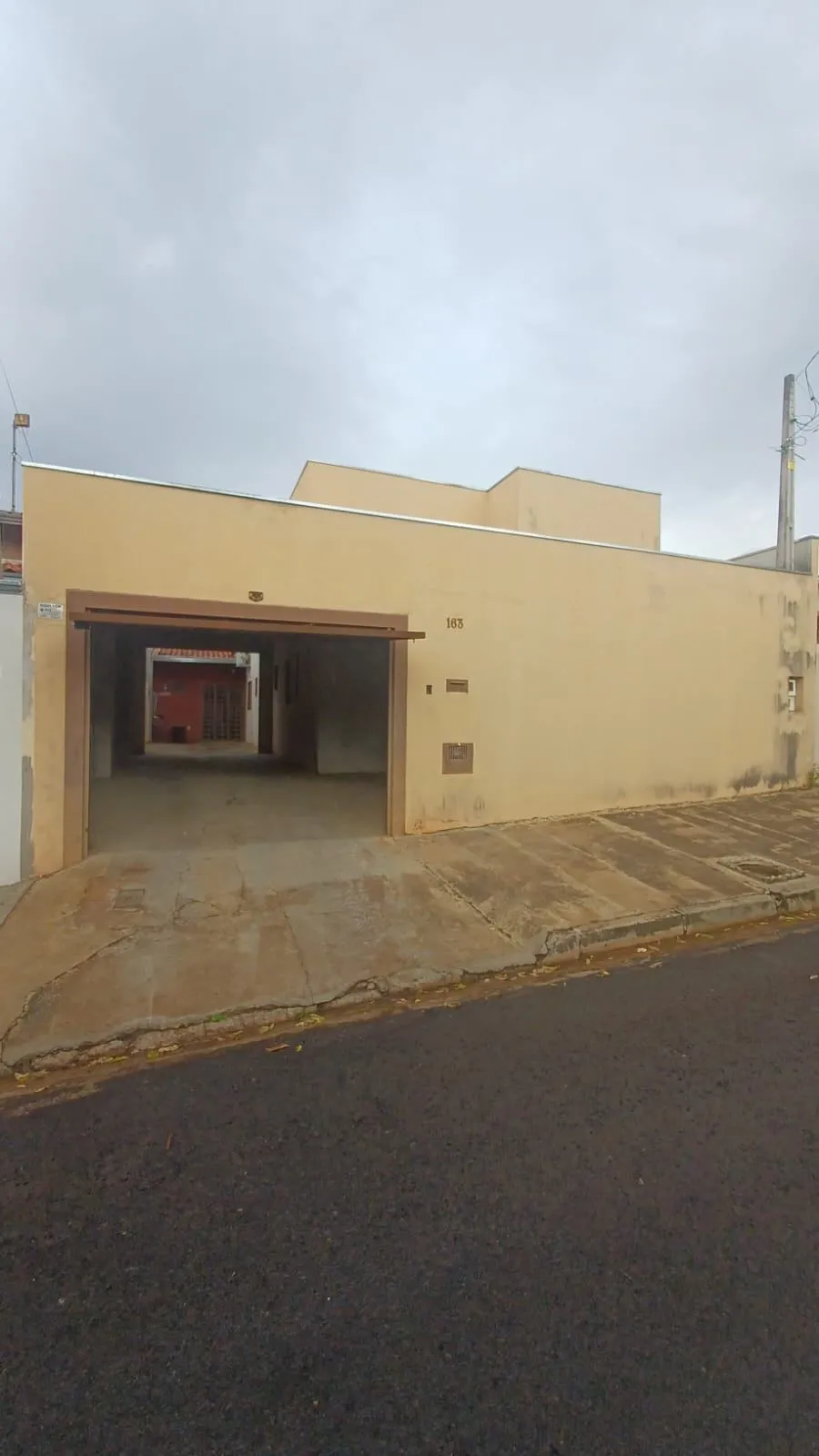 Casa com 3 quartos à venda, 200m² — foto 2 de 24