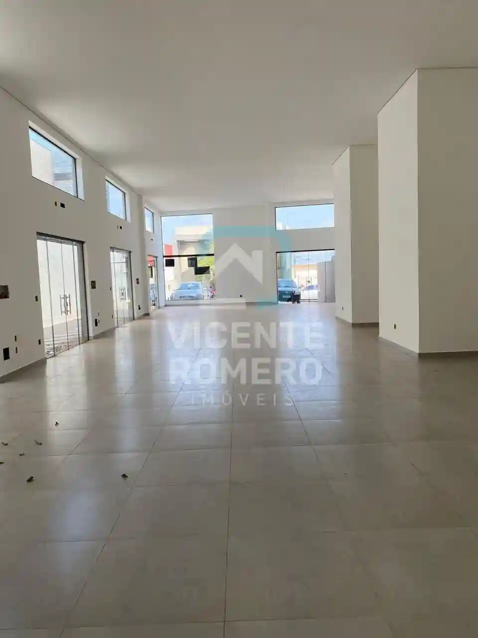 Loja / Salão / Ponto Comercial  para aluguel, 223m² — foto 2 de 17