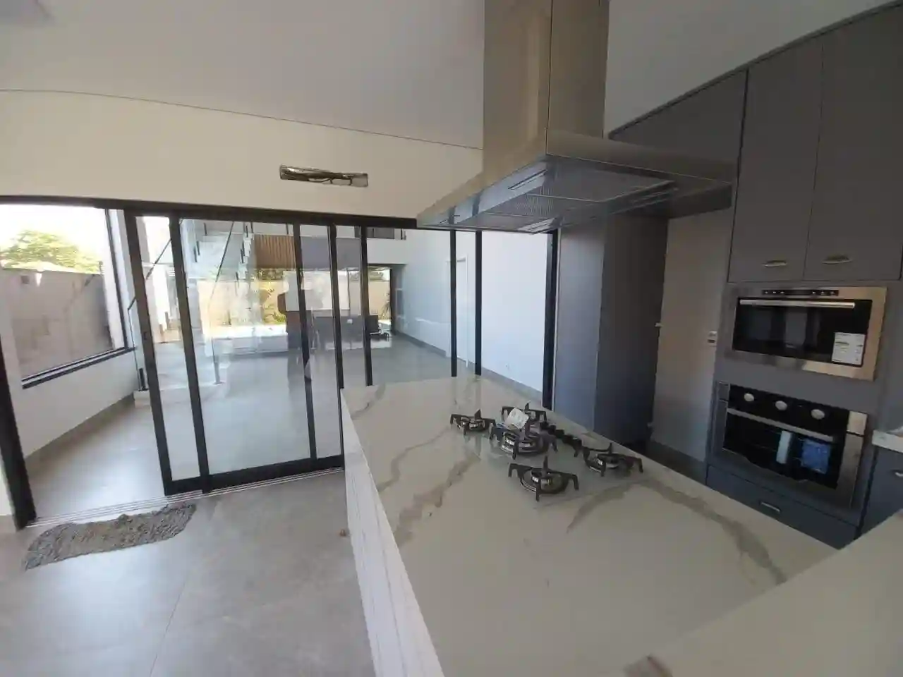 Casa de Condomínio  à venda, 305m² — foto 5 de 28