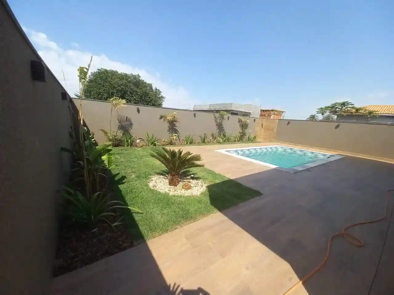 Casa de Condomínio  à venda, 305m² — foto 1 de 28