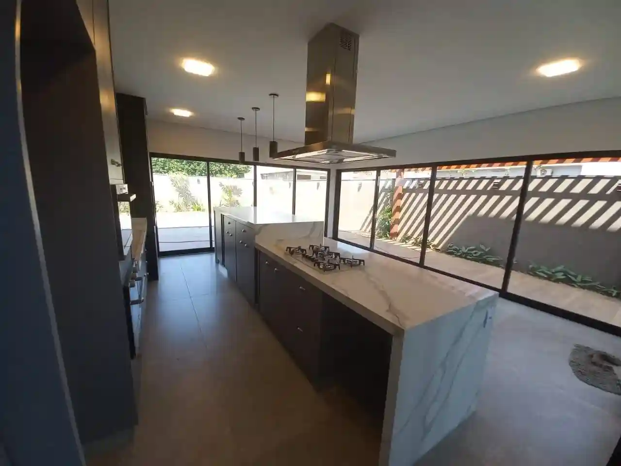 Casa de Condomínio  à venda, 305m² — foto 3 de 28