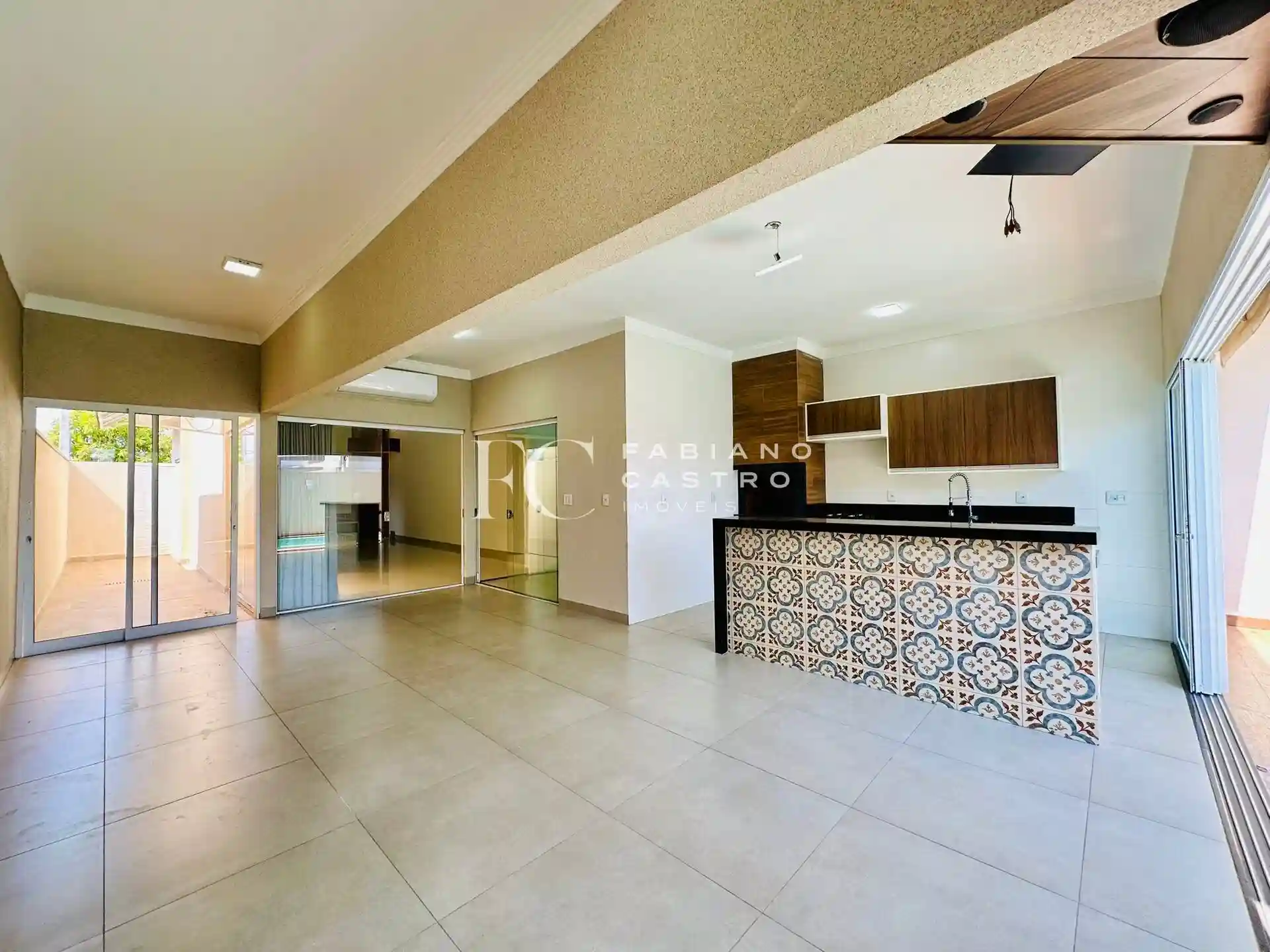 Casa de Condomínio com 3 quartos à venda, 200m² — foto 10 de 27