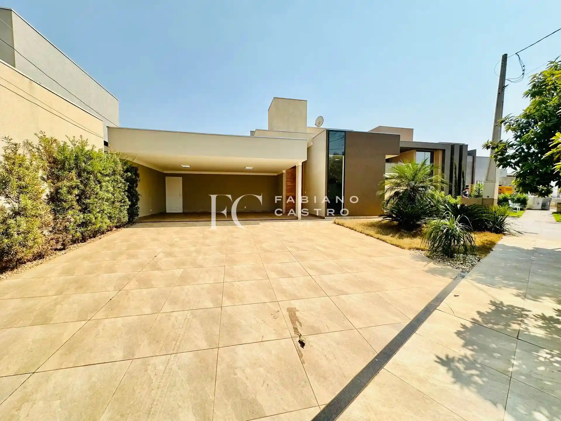 Casa de Condomínio com 3 quartos à venda, 200m² — foto 1 de 27