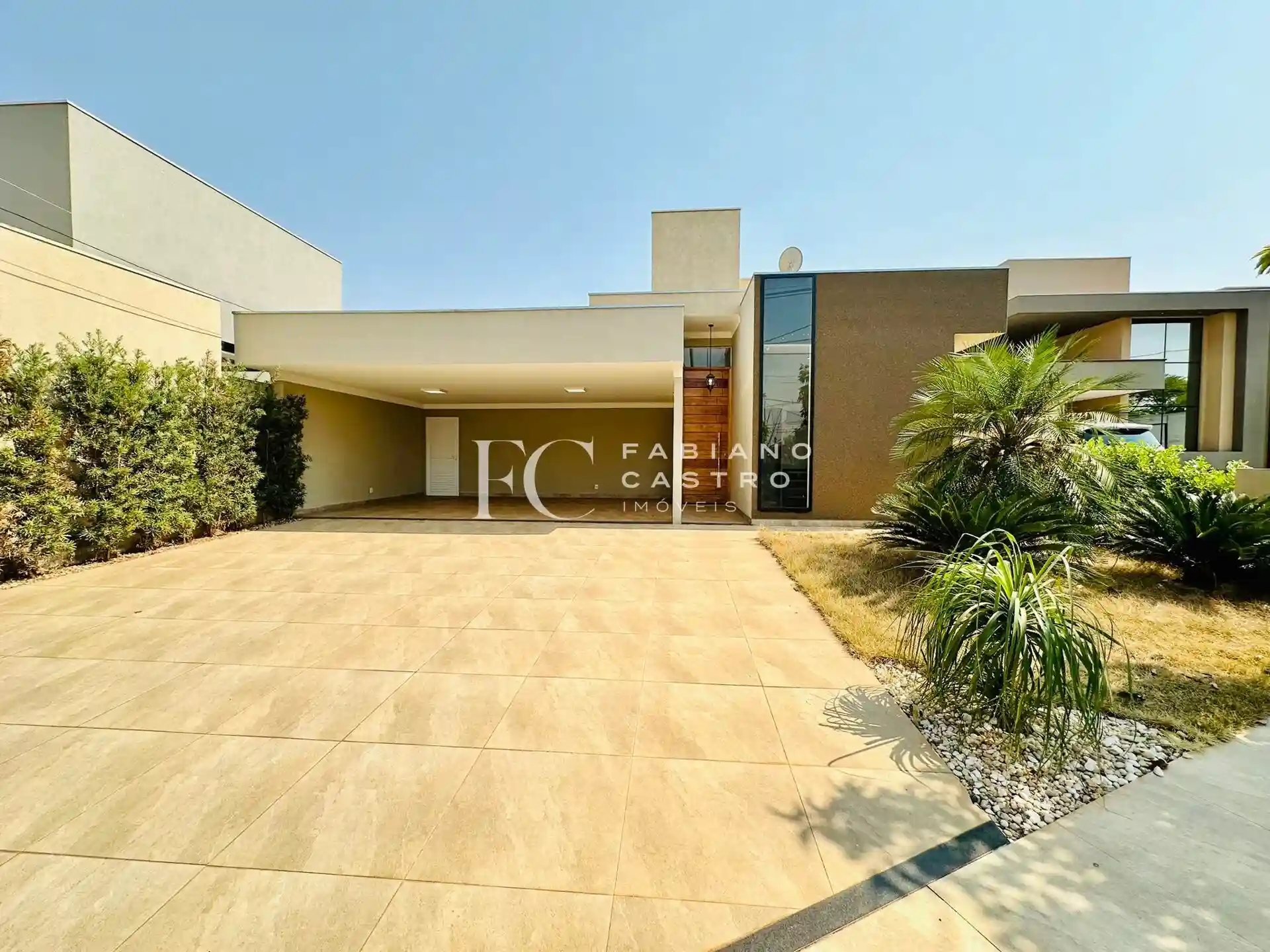 Casa de Condomínio com 3 quartos à venda, 200m² — foto 2 de 27