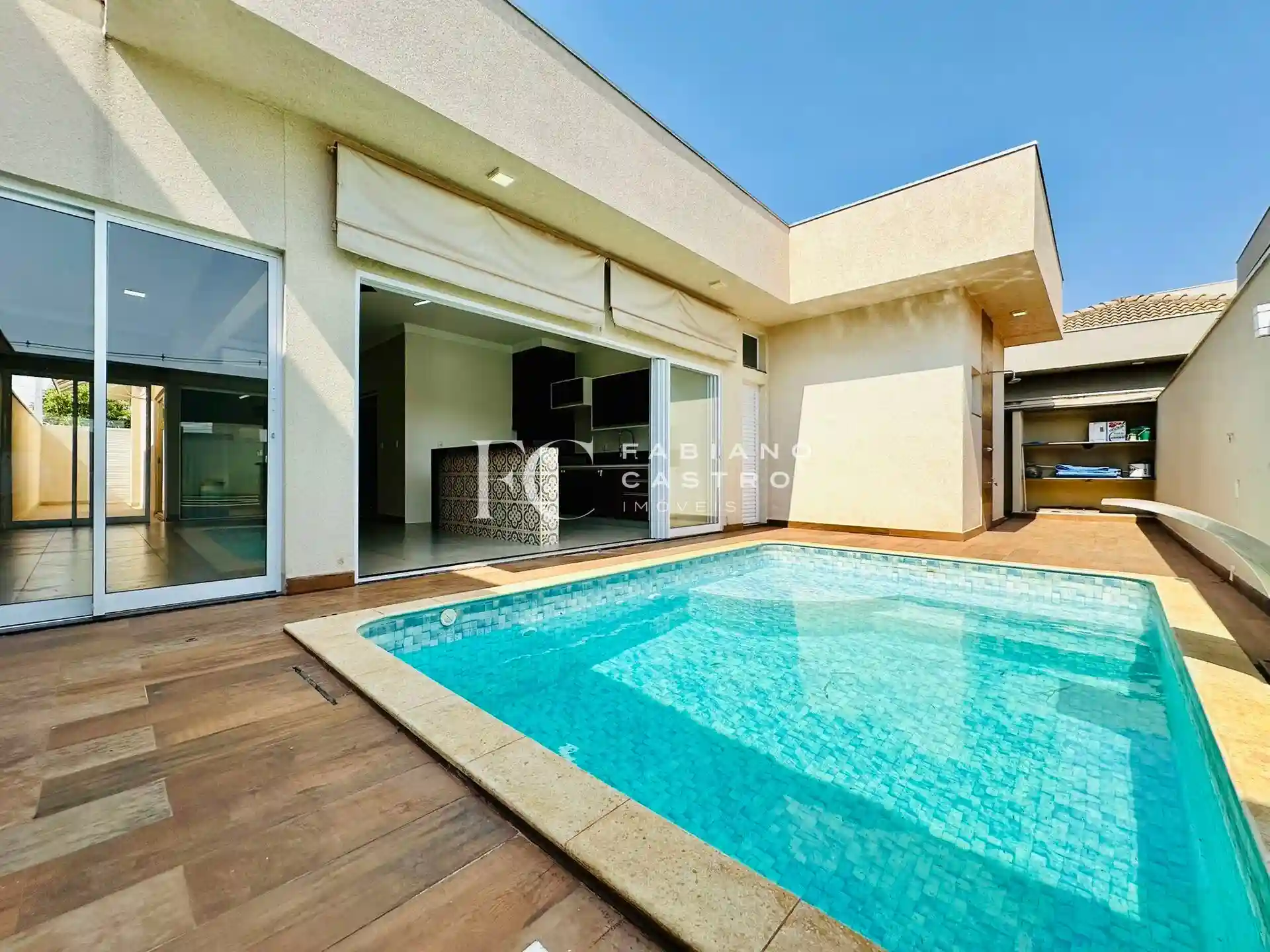 Casa de Condomínio com 3 quartos à venda, 200m² — foto 11 de 27