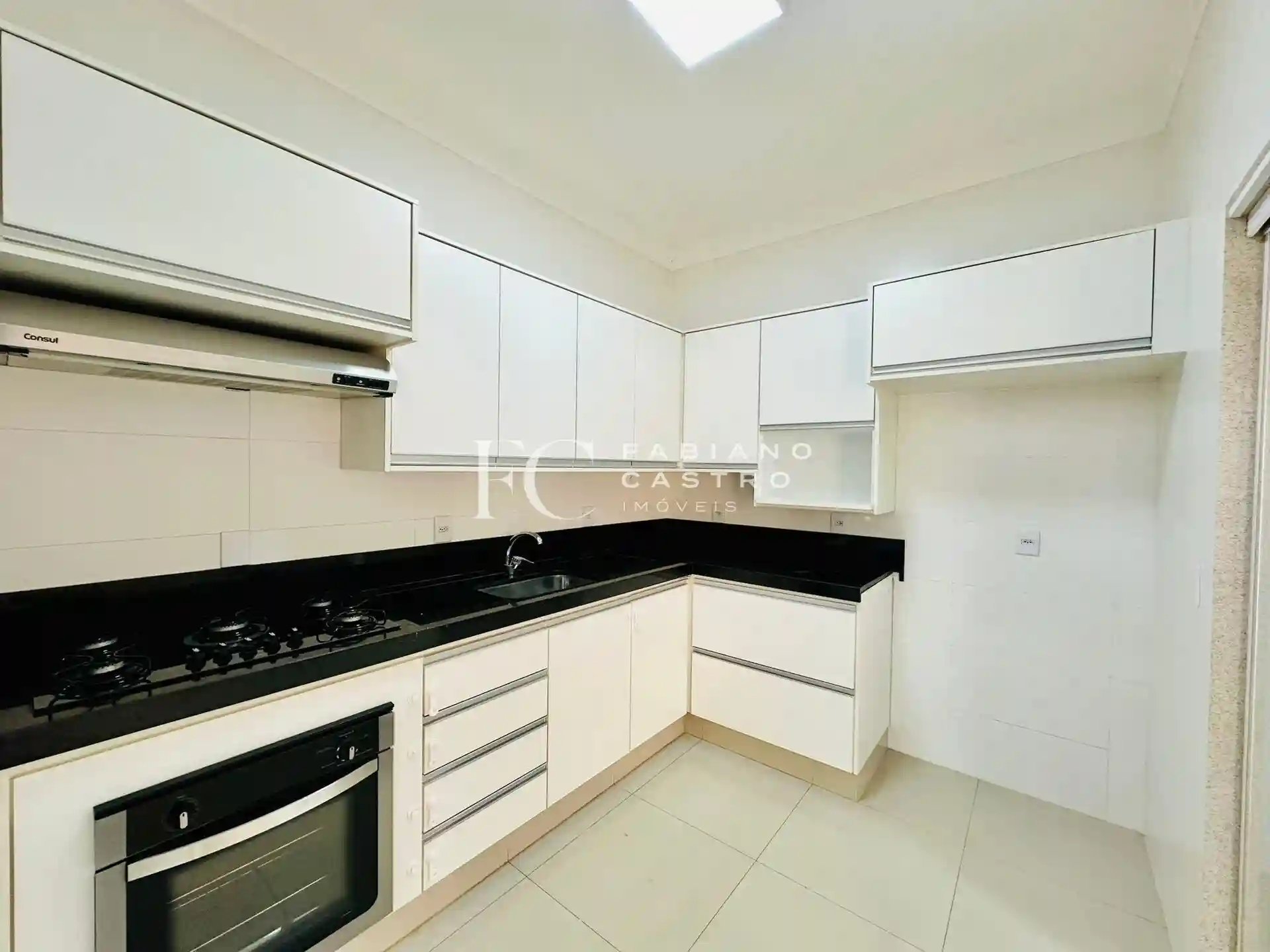 Casa de Condomínio com 3 quartos à venda, 200m² — foto 8 de 27