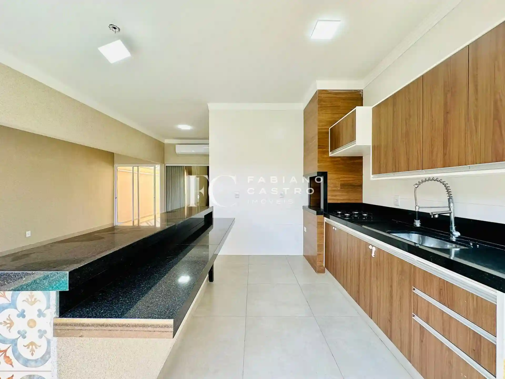 Casa de Condomínio com 3 quartos à venda, 200m² — foto 16 de 27