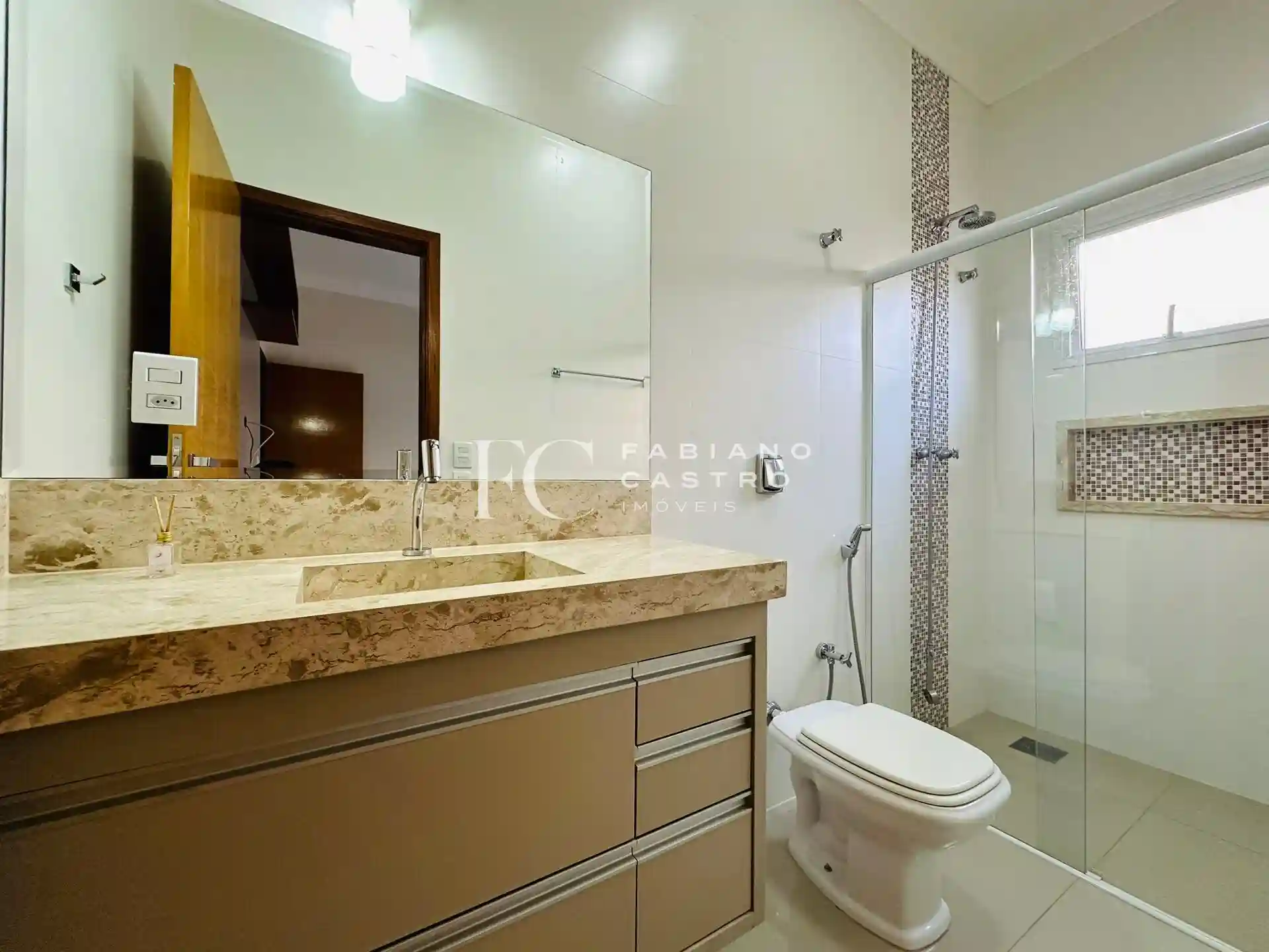 Casa de Condomínio com 3 quartos à venda, 200m² — foto 25 de 27