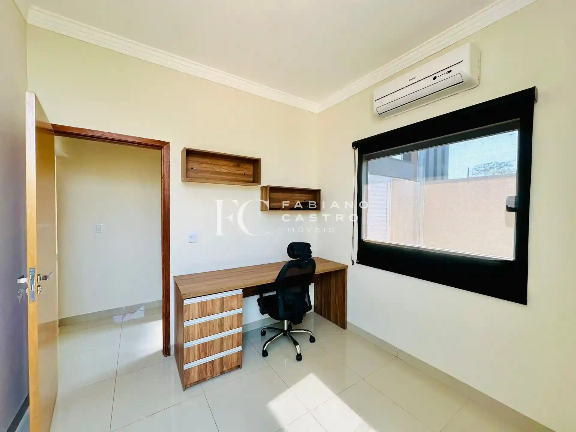 Casa de Condomínio com 3 quartos à venda, 200m² — foto 4 de 27