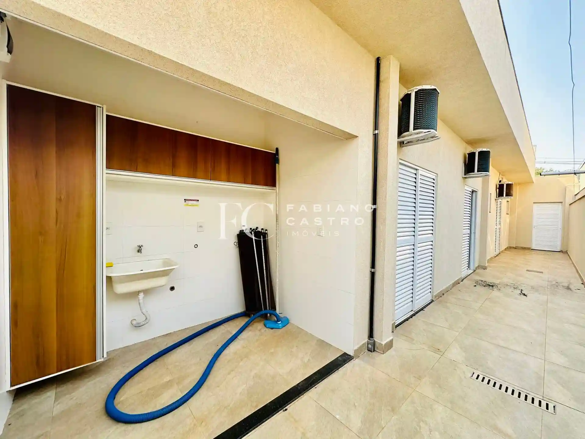 Casa de Condomínio com 3 quartos à venda, 200m² — foto 14 de 27