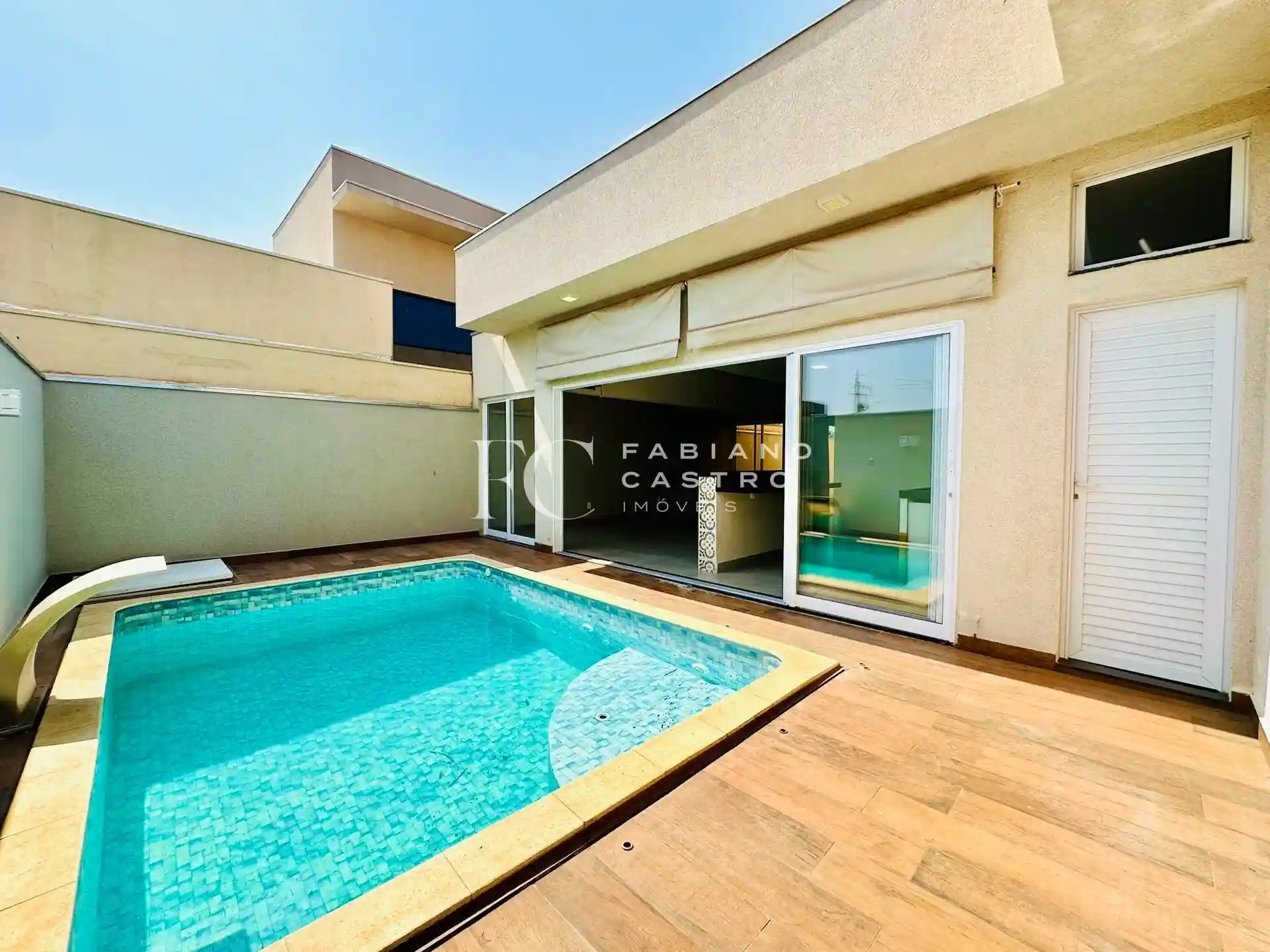 Casa de Condomínio com 3 quartos à venda, 200m² — foto 12 de 27