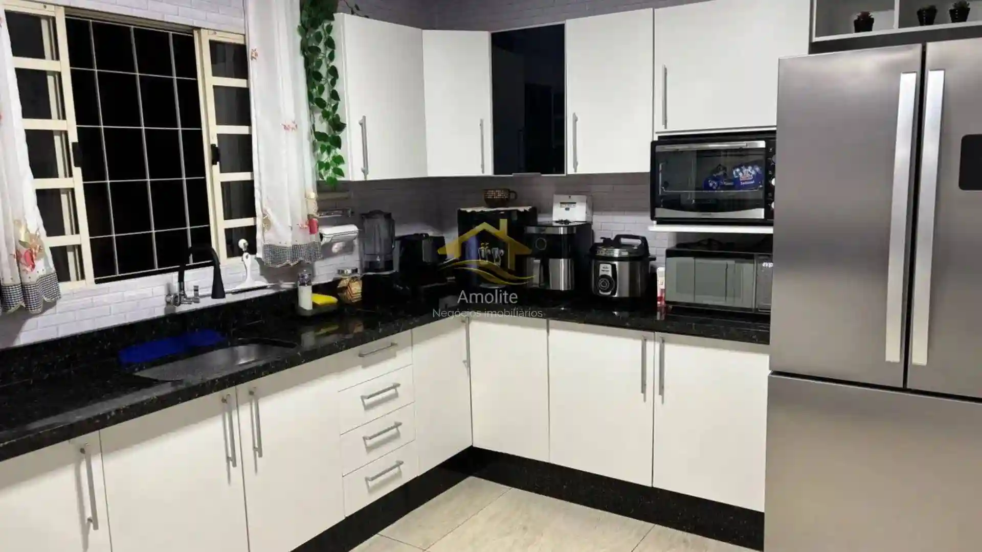 Casa com 3 quartos à venda, 170m² — foto 2 de 20