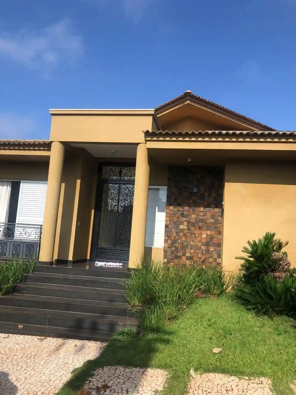 Casa de Condomínio com 3 quartos à venda, 256m² — foto 3 de 23