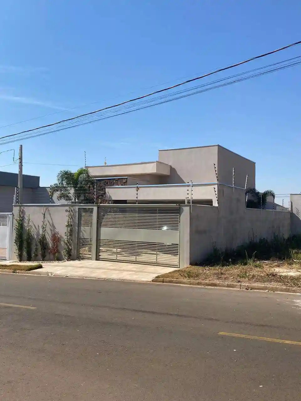 Casa com 3 quartos à venda, 120m² — foto 2 de 31