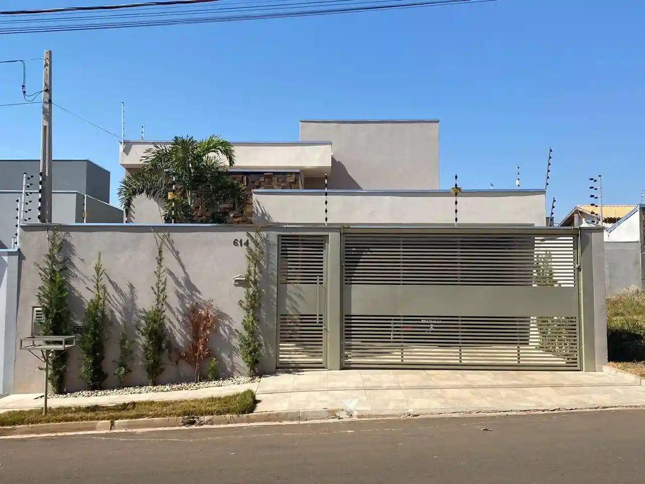 Casa com 3 quartos à venda, 120m² — foto 1 de 31