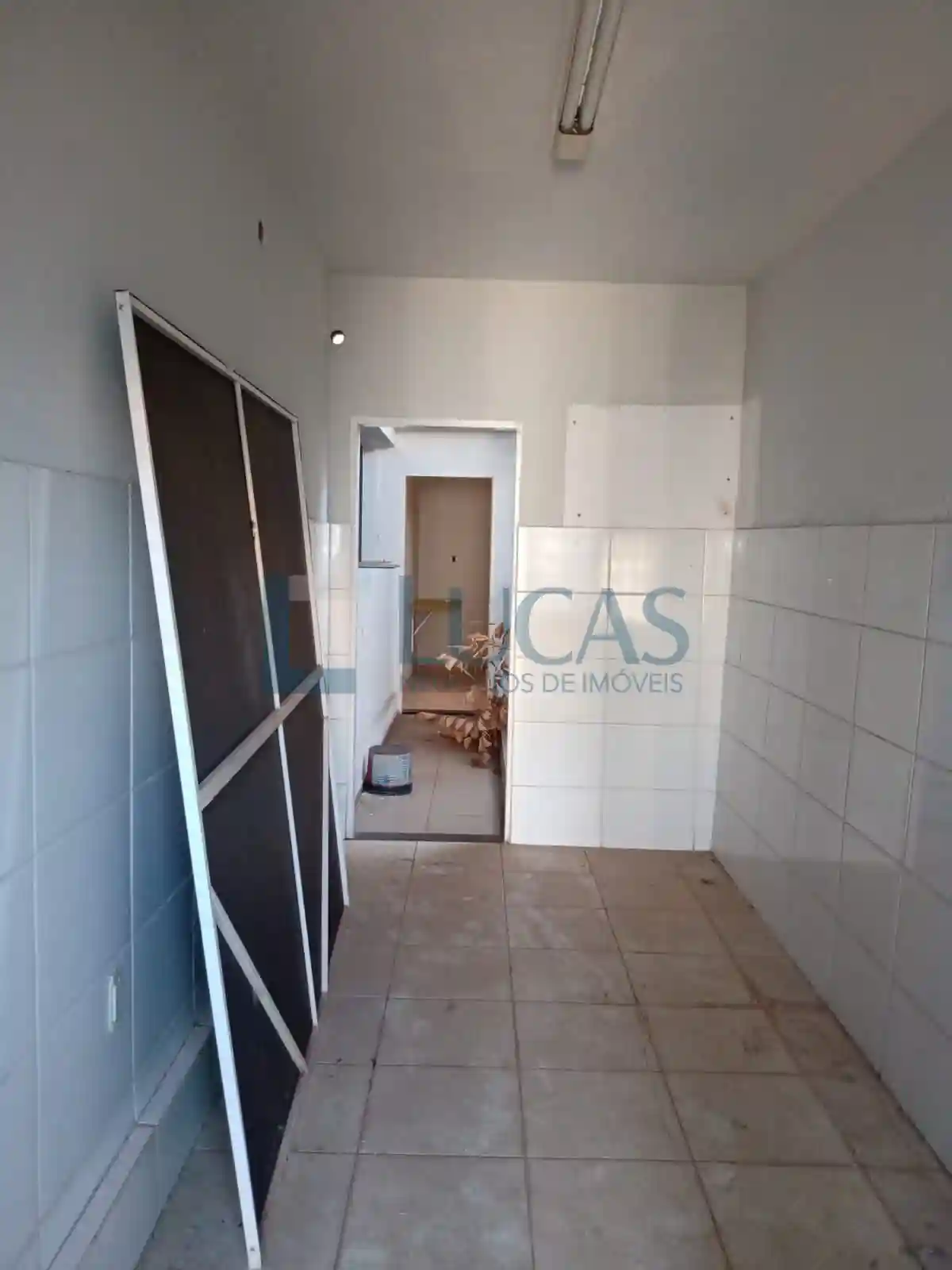 Galpão / Depósito / Armazém  para aluguel, 450m² — foto 4 de 10
