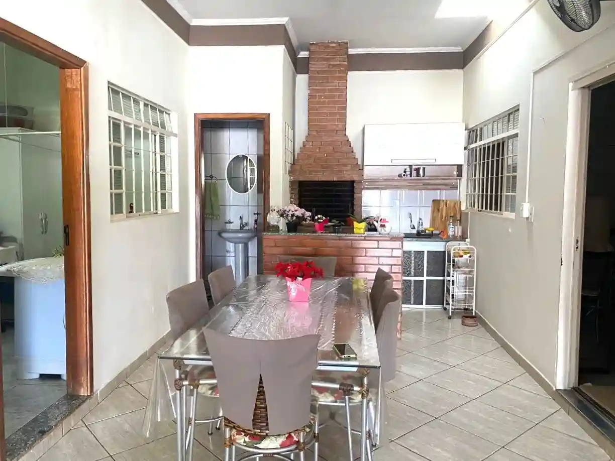 Casa com 2 quartos à venda, 360m² — foto 2 de 20