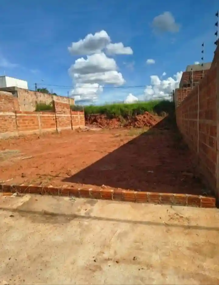 Terreno / Lote / Condomínio  à venda, 200m² — foto 2 de 2