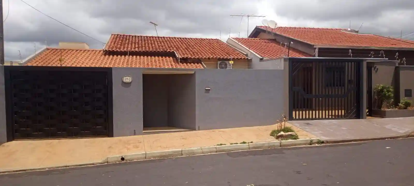 Casa com 2 quartos à venda, 100m² — foto 2 de 16