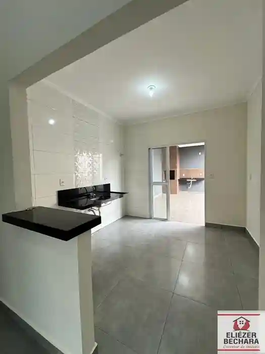 Casa com 3 quartos à venda, 117m² — foto 1 de 22