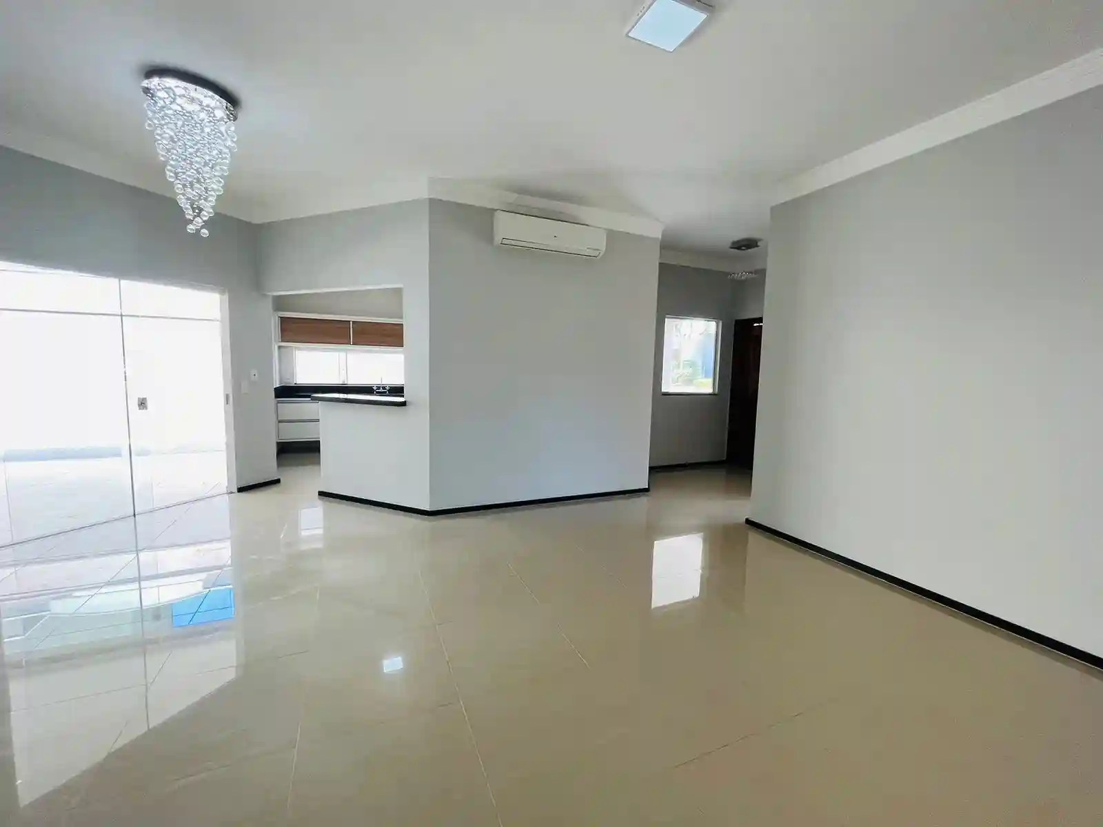 Casa de Condomínio com 3 quartos à venda, 180m² — foto 3 de 16