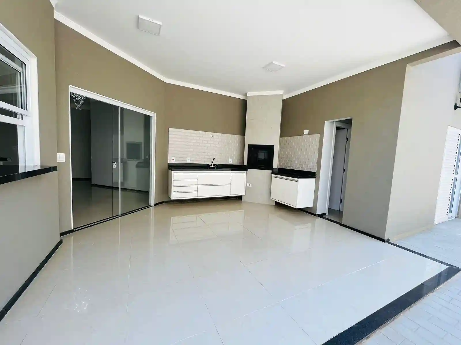 Casa de Condomínio com 3 quartos à venda, 180m² — foto 5 de 16