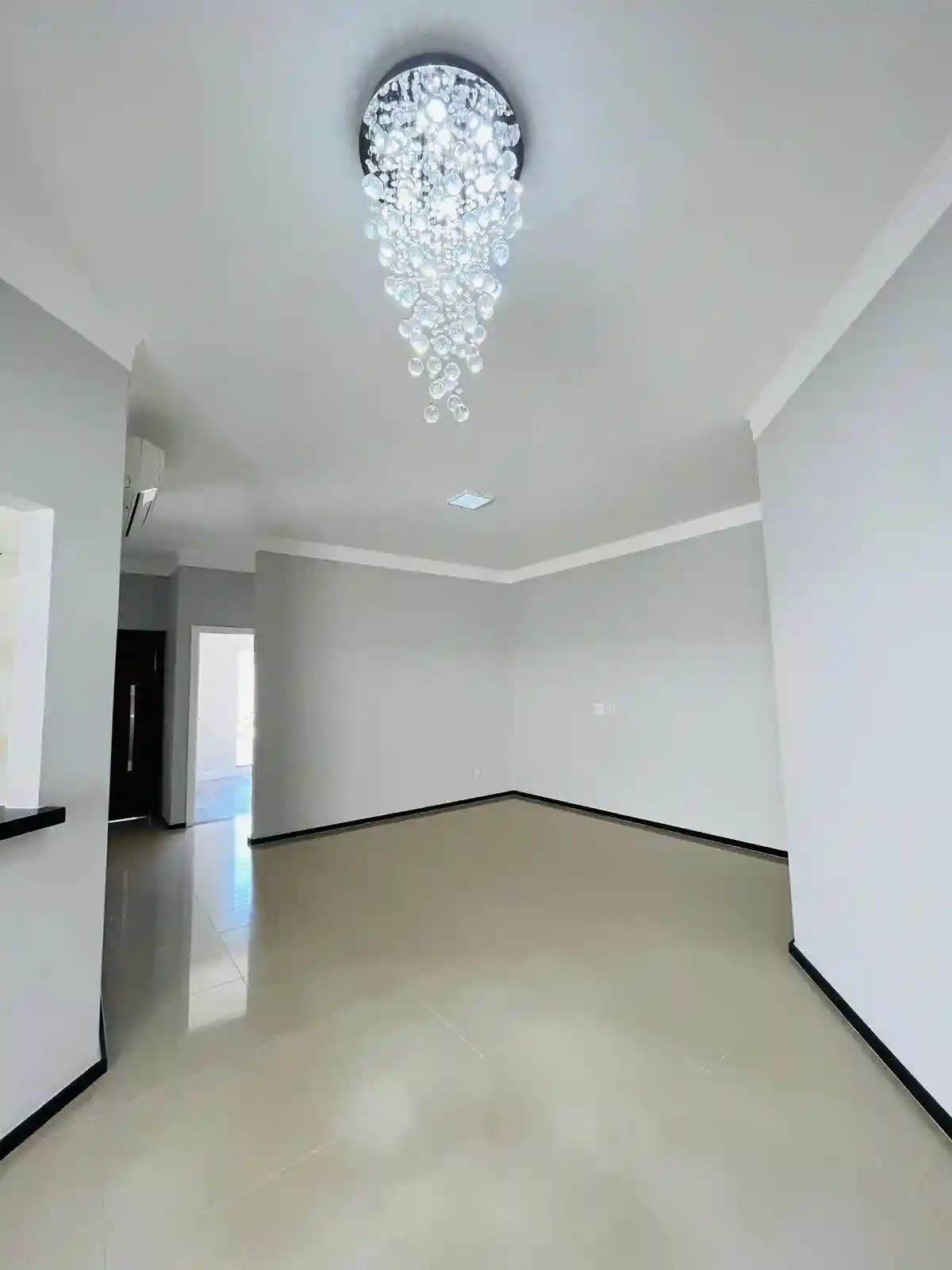Casa de Condomínio com 3 quartos à venda, 180m² — foto 2 de 16