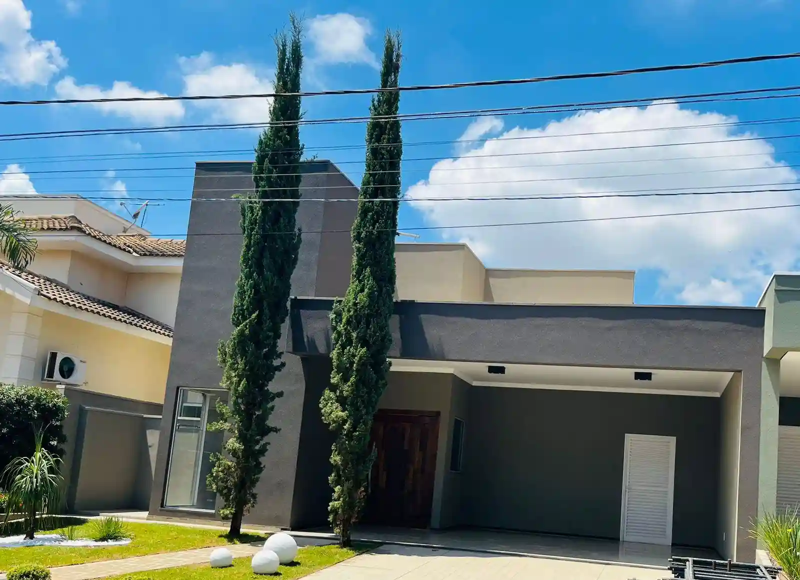 Casa de Condomínio com 3 quartos à venda, 180m² — foto 1 de 16