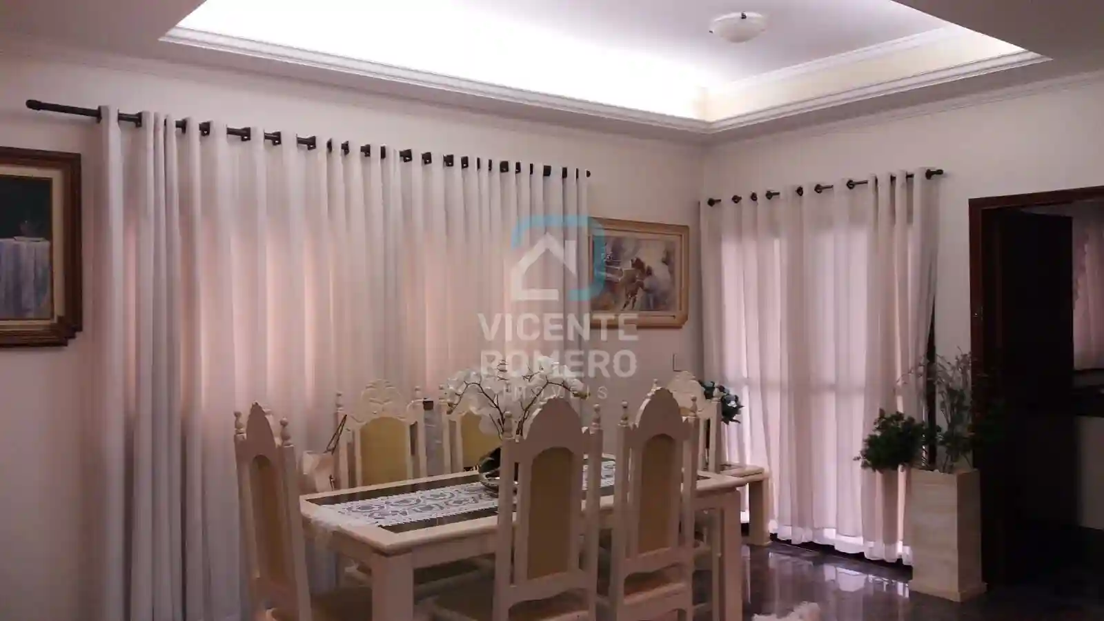 Casa de Condomínio com 5 quartos para aluguel, 460m² — foto 2 de 15