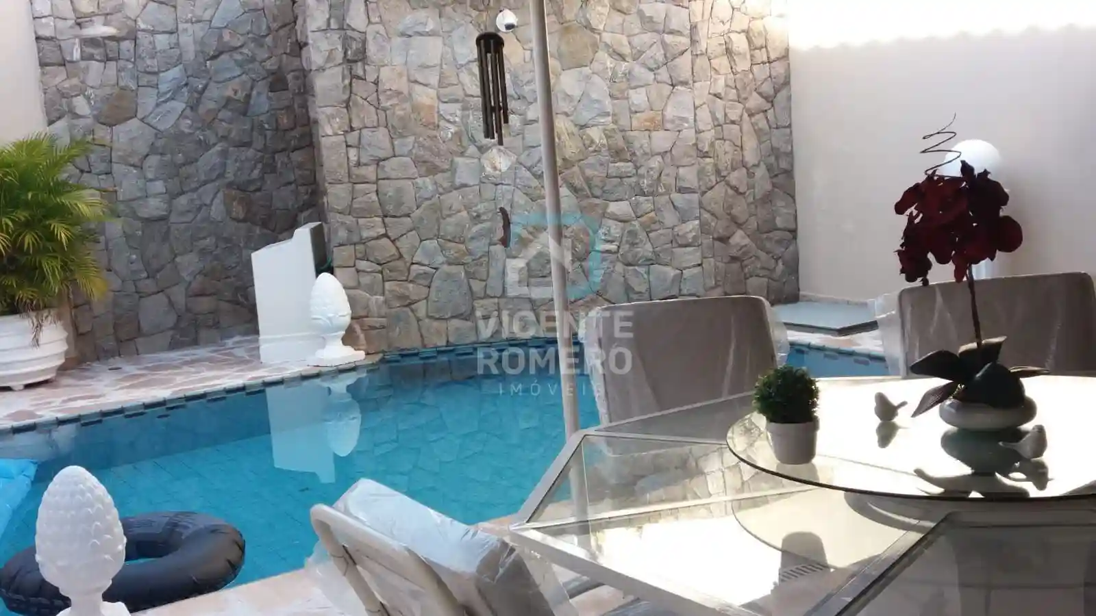 Casa de Condomínio com 5 quartos para aluguel, 460m² — foto 1 de 15