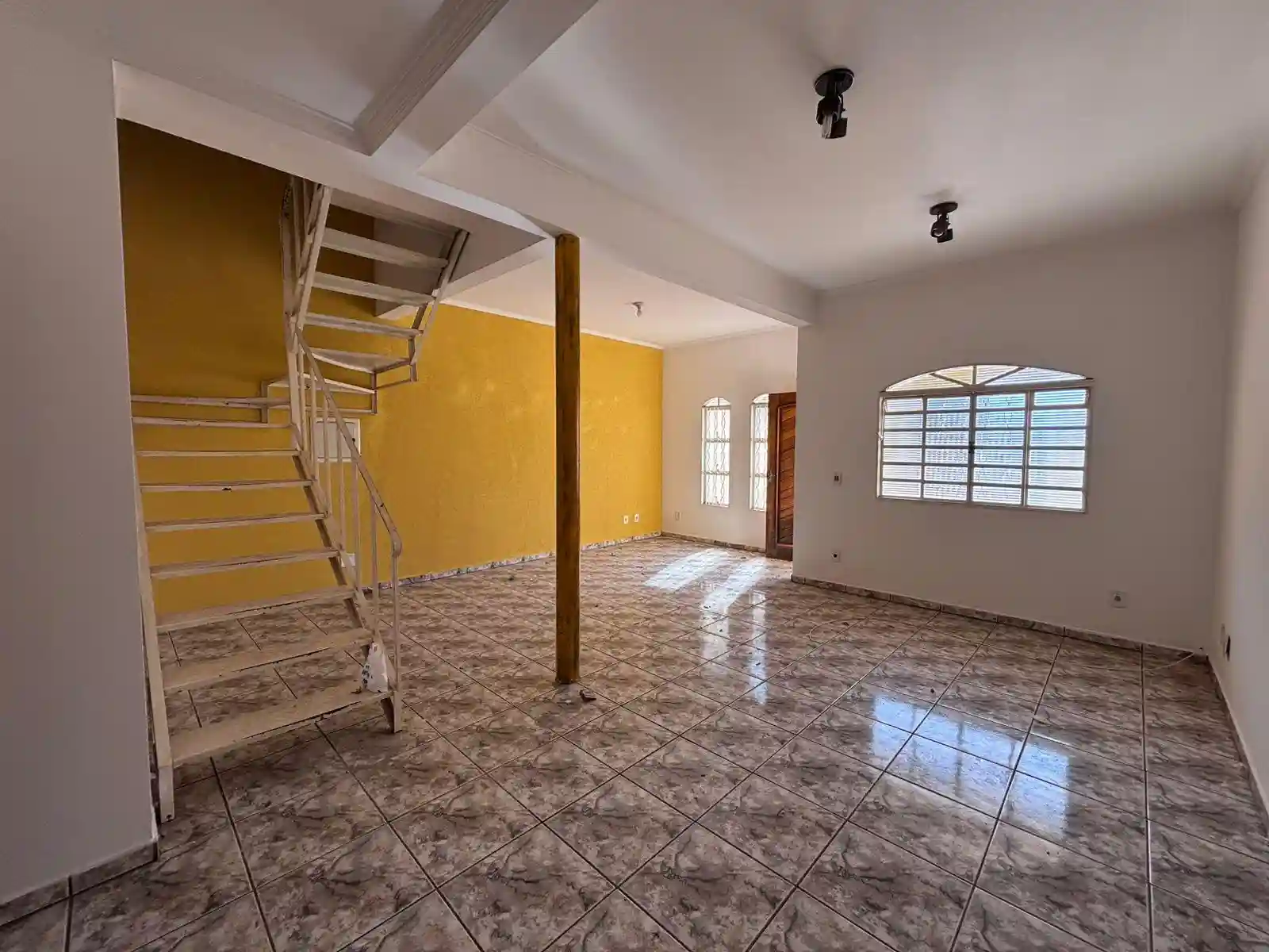 Casa com 3 quartos à venda, 201m² — foto 4 de 14
