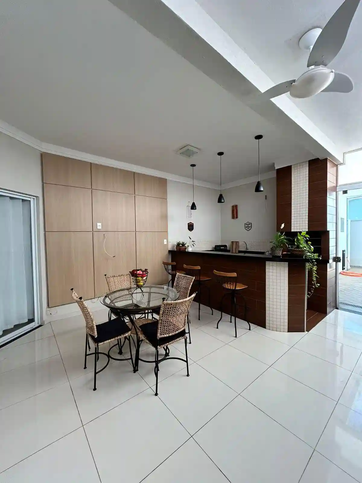 Casa de Condomínio com 3 quartos à venda, 275m² — foto 1 de 24