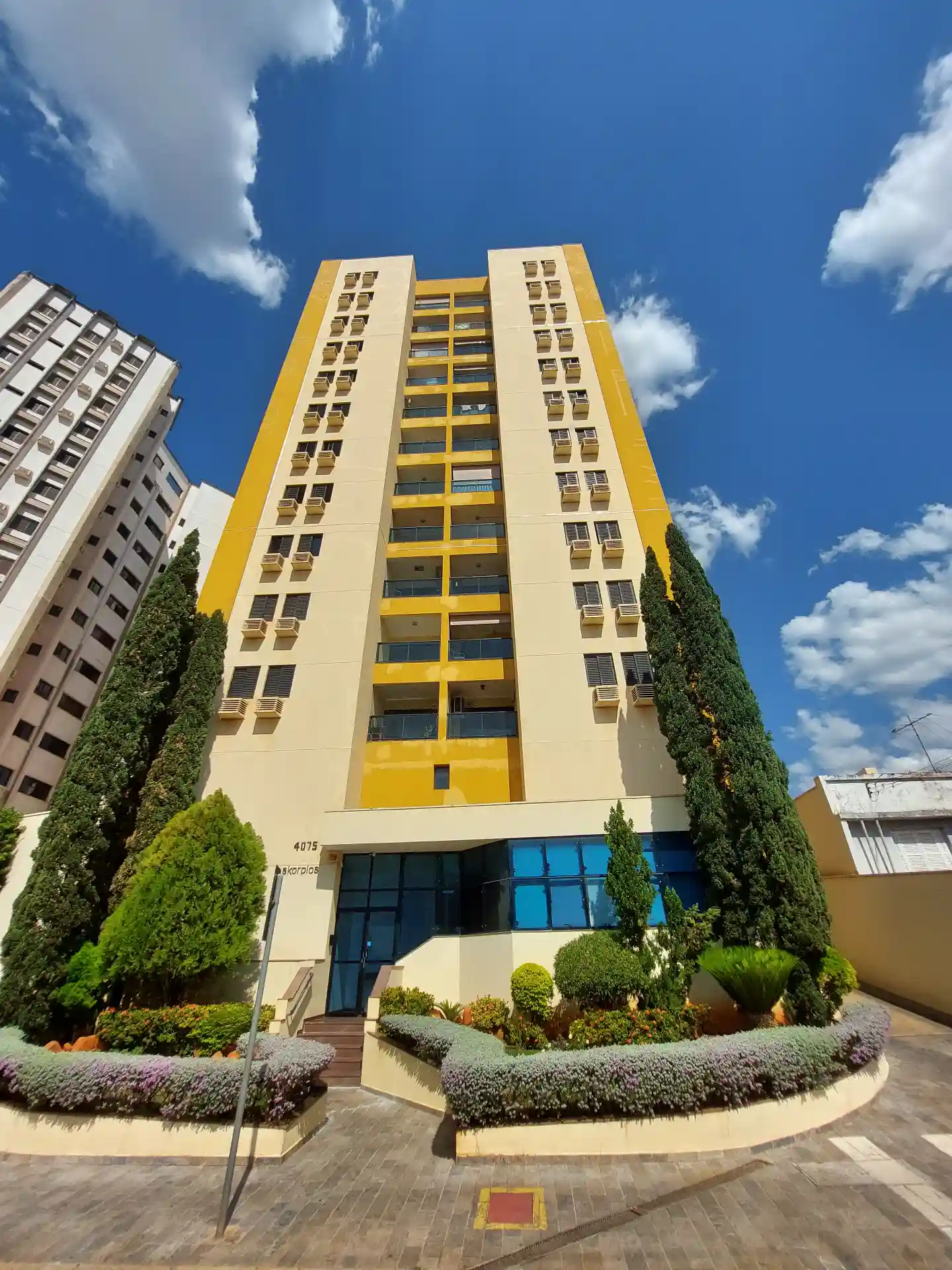 Apartamento com 3 quartos à venda, 110m² — foto 1 de 39