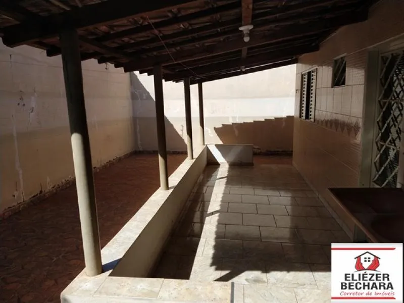 Casa à venda — foto 2 de 6